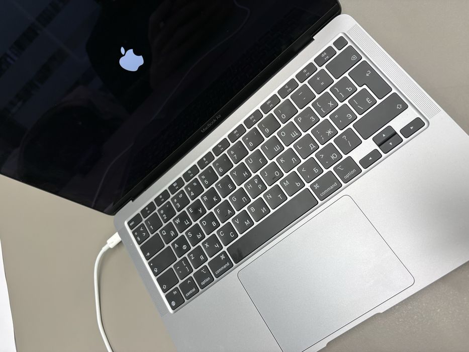 Macbook Air M1 продам