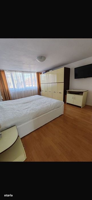 Apartament la casa + 200 mp teren, zona centrala