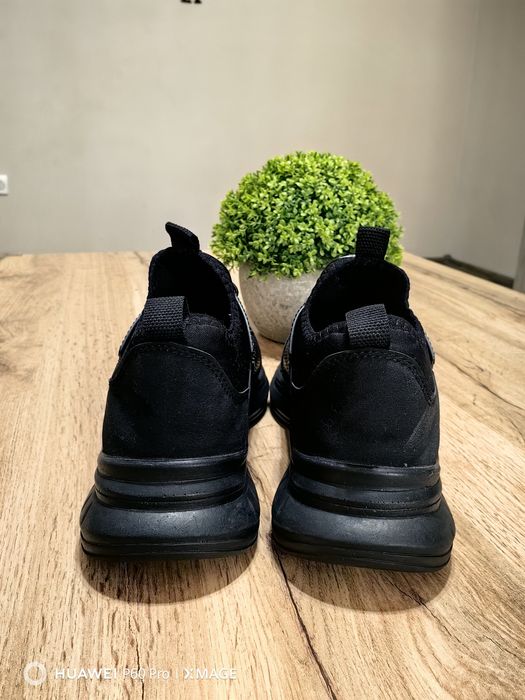 Маратонки Nike 37 номер