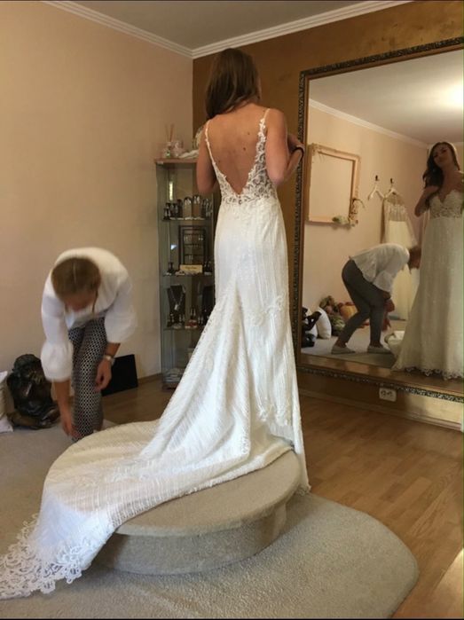 Rochie de mireasă Ivory – eleganță, rafinament și detalii lucrate manual