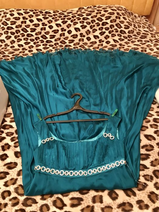 Продаётся вечернее платье