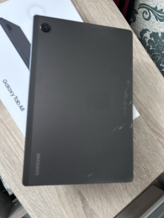 Планшет нерабочий. На запчасти