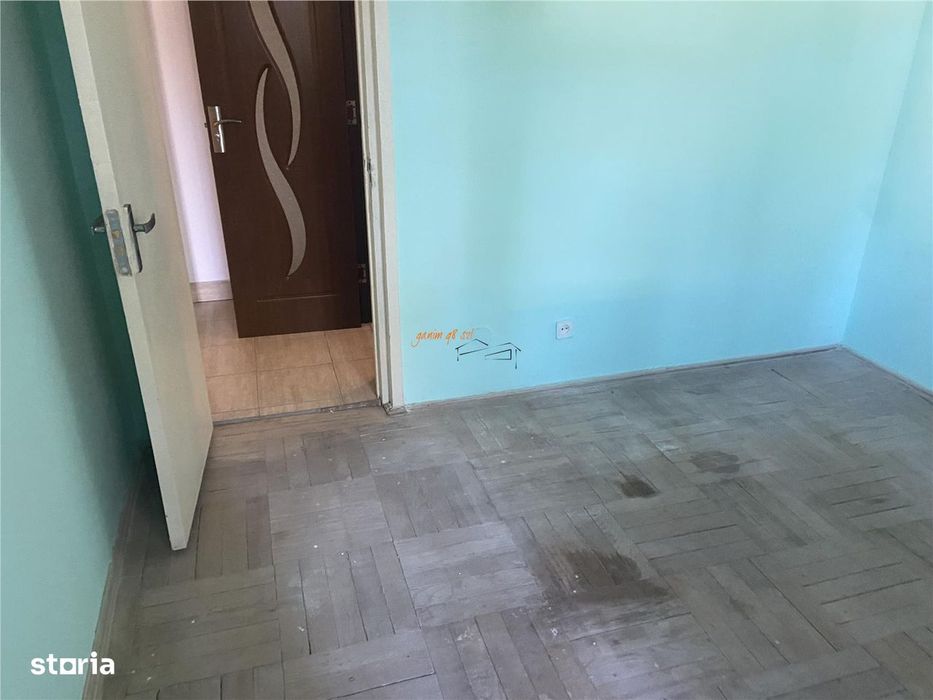 Apartament 4 camere , zona cartier Sud , et 1 , 60 mp , liber