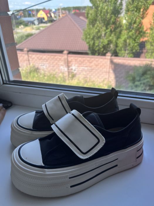 Продам новые кеды