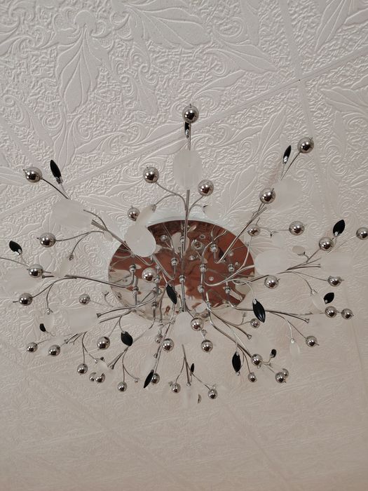 Продам люстру б/у