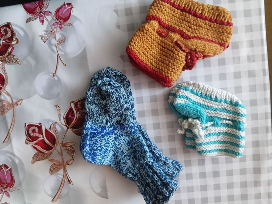 Шапочка,  носки, варежки, следки