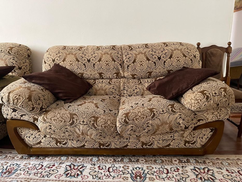 Продаю диван и 2 кресла