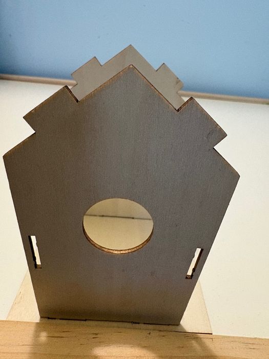 Дървена къщичка за сглобяване и оцветяване