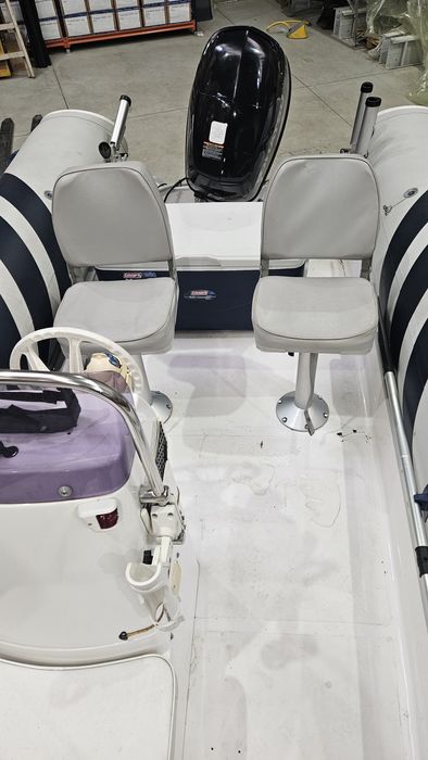 Лодка Tohamaran 5.8м с надуаваеми бордове