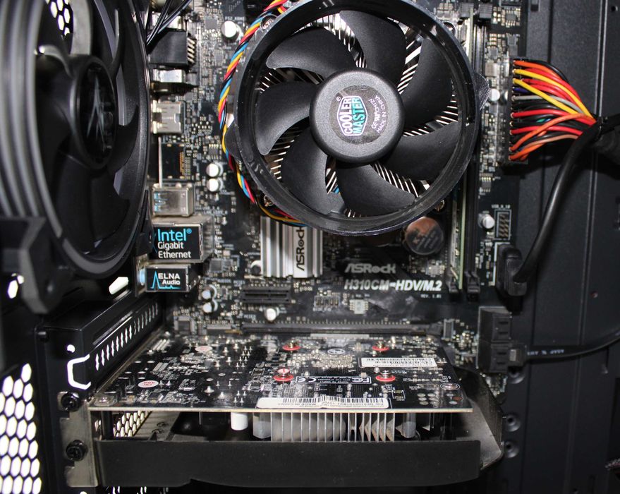 Геймърски компютър i5-8600