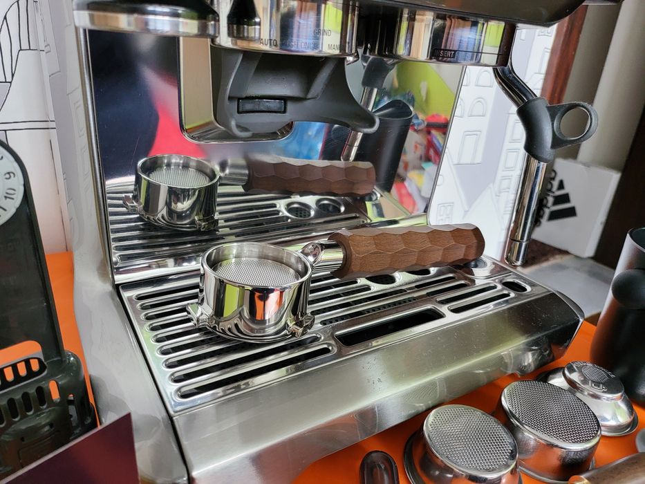 Професионална Кафемашина SAGE the Barista Touch с дисплей кафемелачка