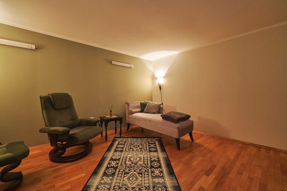 Дава се под наем Офис в София, Център - 128 кв.м за 10.2 € - Снимка #1