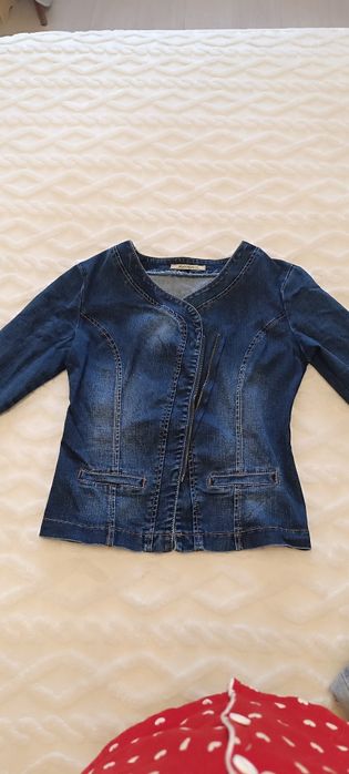 Продам куртки женские