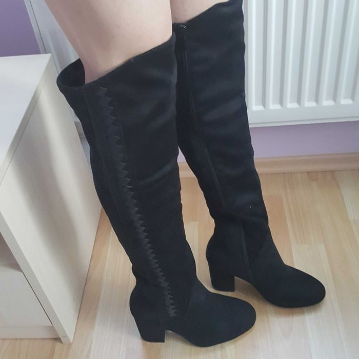 Велурени чизми - нови