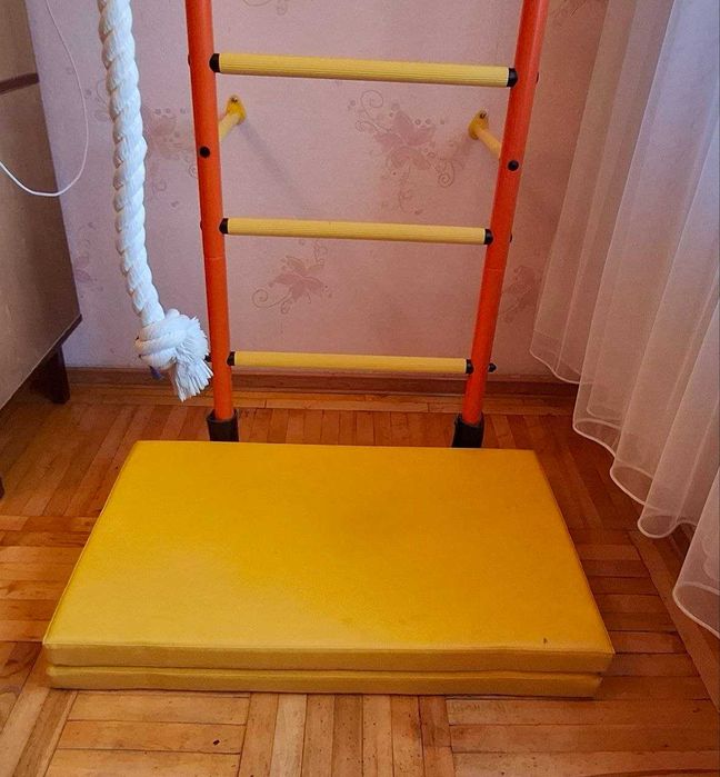 Продам детскую шведскую стенку