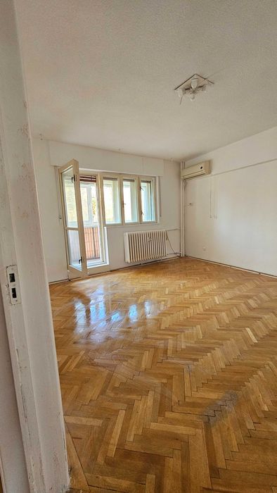 DIRECT PROPRIETAR  4 camere vedere  Casa Poporului  Catedrala Neamului