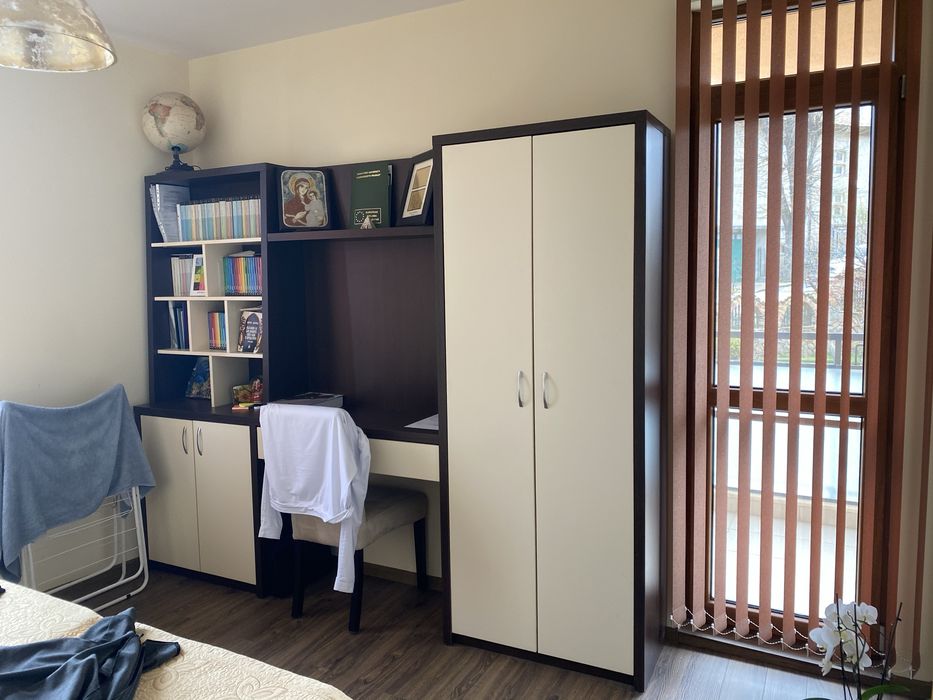 Библиотека с бюро и гардероб