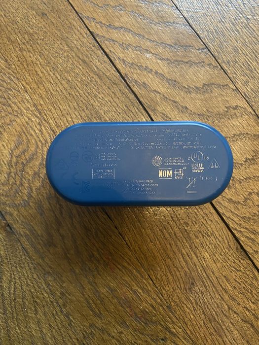 Зареждаща кутия BOSE Sport Earbuds