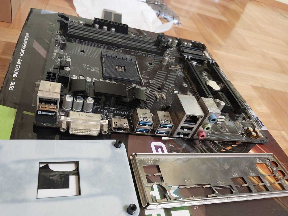 Gigabyte GA-AB350M DS3H