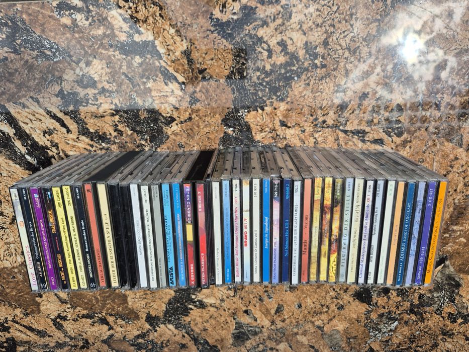 Vând Lot 40CD muzica clasica mixta straina artisti internationalii celebri