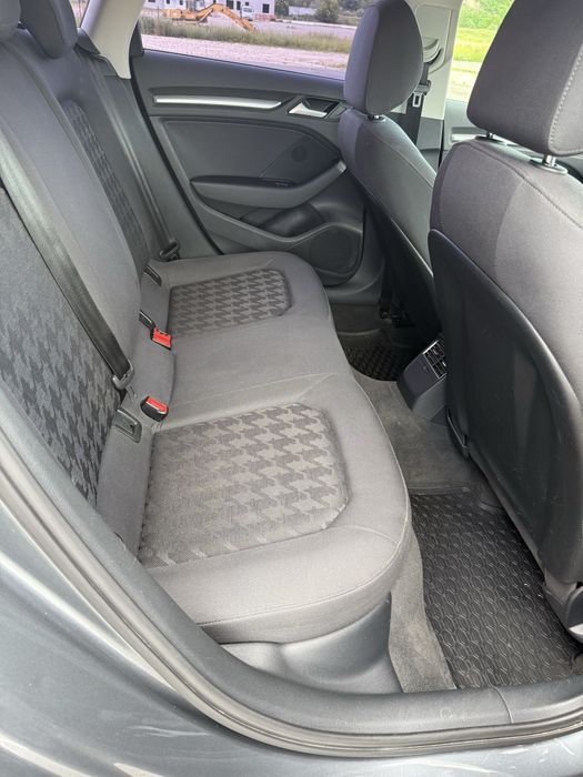 Audi a3 //1.6 diesel  110cp // Automa  an 2015