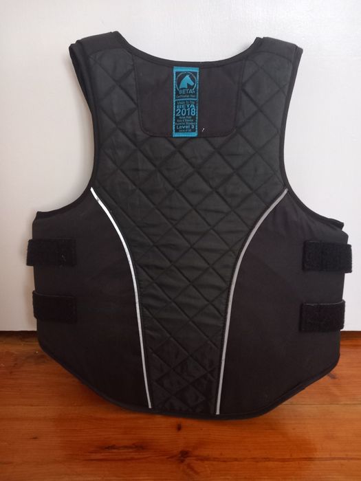 Протектор нагръдник за езда