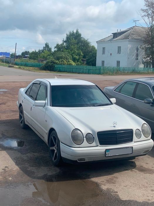 Продается Mercedes E-230