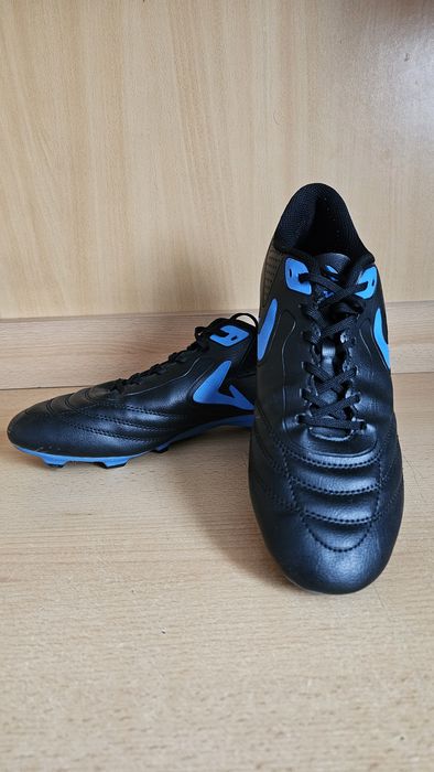 Футбольные обувь