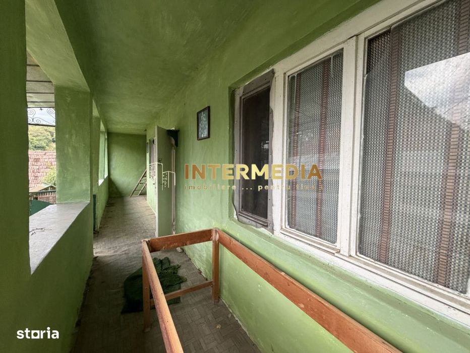 Casa Renovabila 3 camere Baie Bucatarie CRICAU 1375 mp Teren Toate Uti