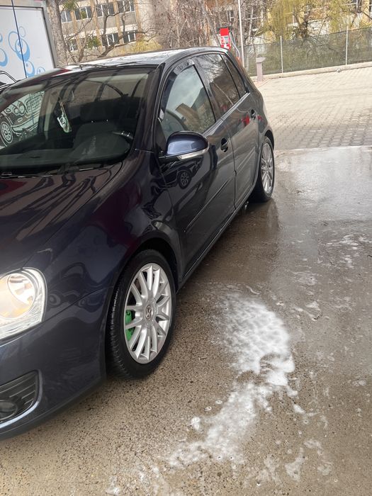 Vanad sau schimb mai multe detali