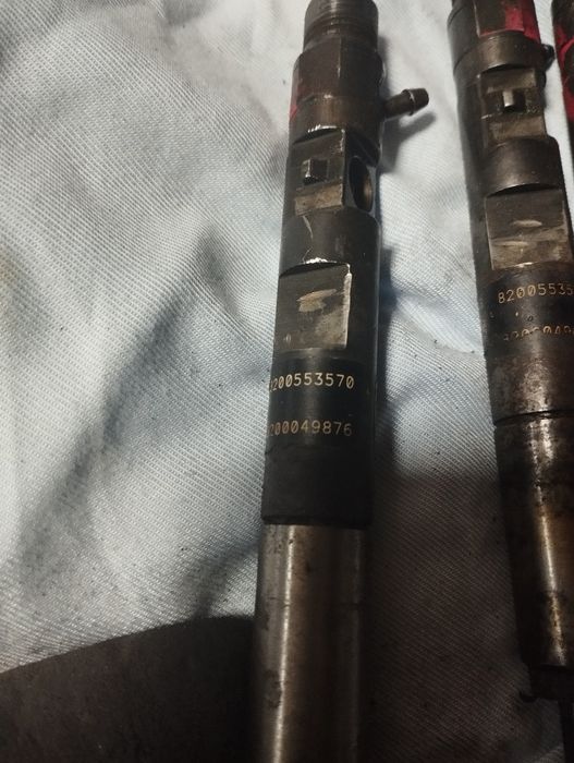 Set injectoare injector 1.5 dci euro 3 8200553570 Logan