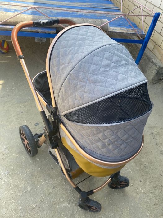 Коляска для малышей