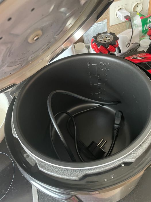 Мултикукър под налягане Voltz V51985A6, 1000W, 12 програми