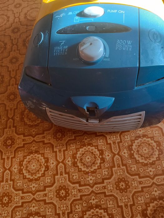 Пылесос  моющий б/у.