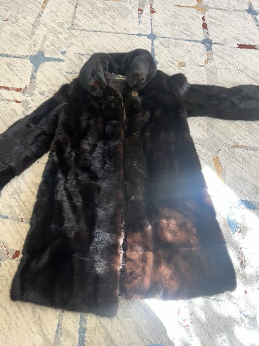 Продам норковую шубу р.48-50