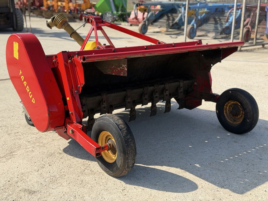 Tocatoare Resturi Vegetale/Coceni Taarup 1,5 m Purtata Ca noua