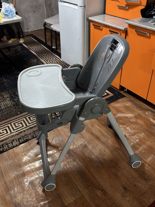 Детский стол для еды