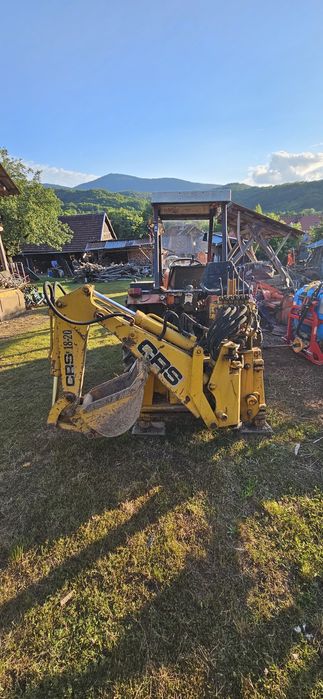 Excavator tiranti tractor