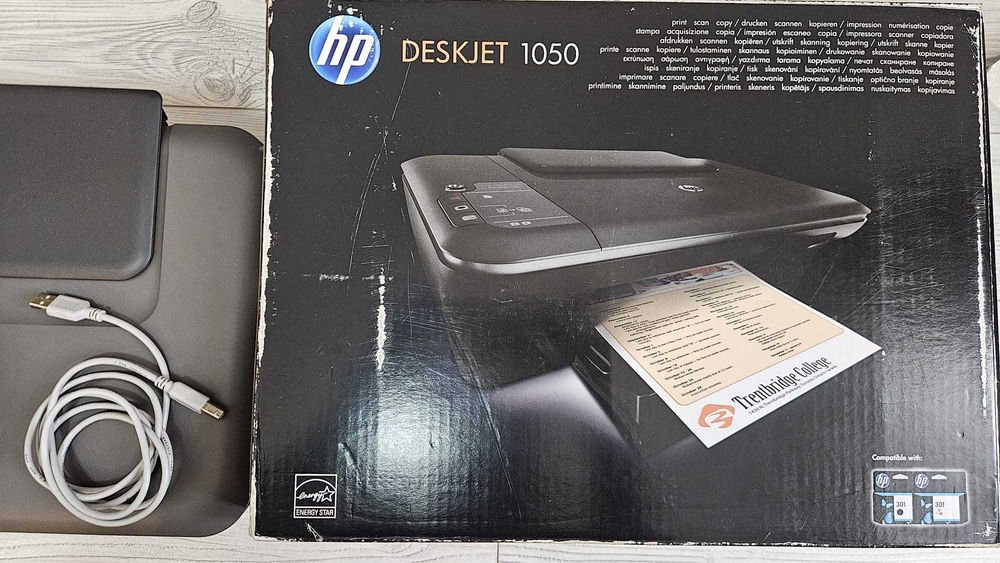 Imprimantă Multifuncțională HP DeskJet 1050
