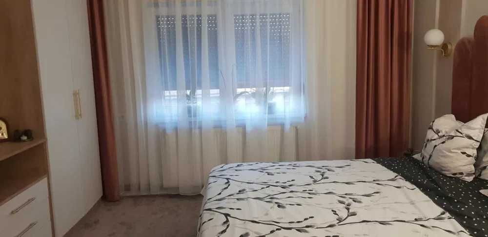 Apartement 3 camere la casa mobilat, utilat cu curte proprie