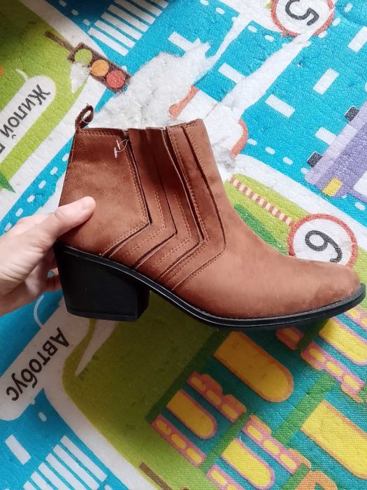 Продам женские сапоги