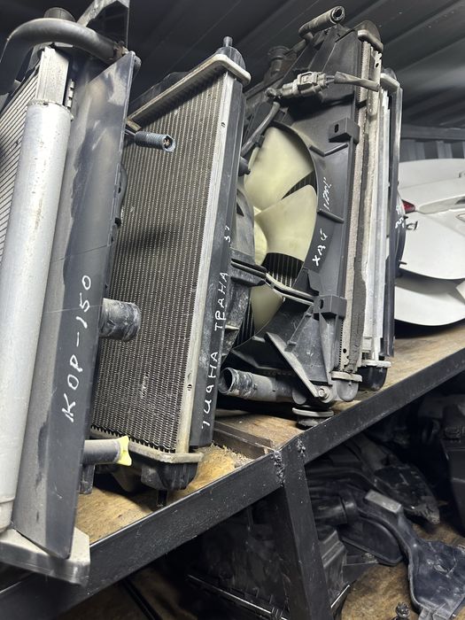 Радиатор на Камри 50