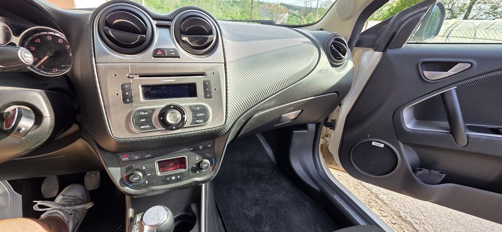 Алфа ромео мито бензи газ