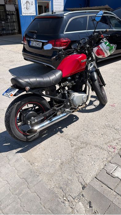 Suzuki GR650 Cafe Racer / Scrambler