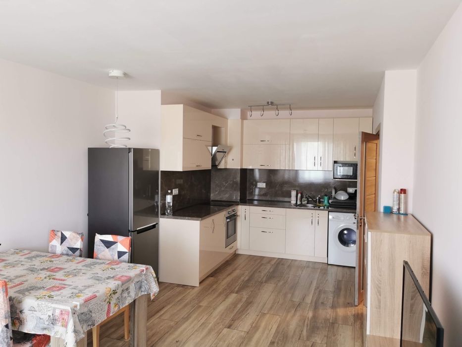 Дава се под наем Двустаен апартамент в Варна, Младост 2 - 58 кв.м за 459 € - Снимка #1