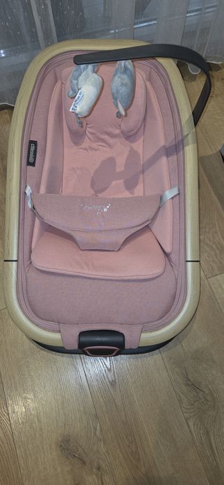 Бебешки шезлонг  "Senso",   маршмелоу + дърво,  Chipolino