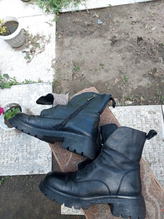 Женские ботинки носила не долго