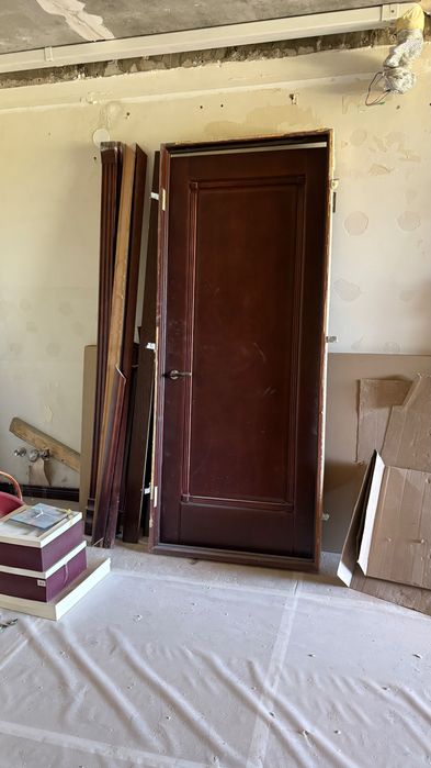 Продам двери б/у, с обналичником