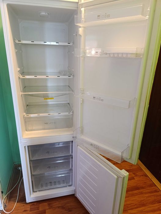 Vând combină frigorifică