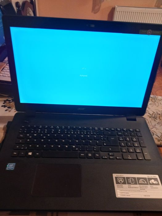 Laptop Extensa ES17